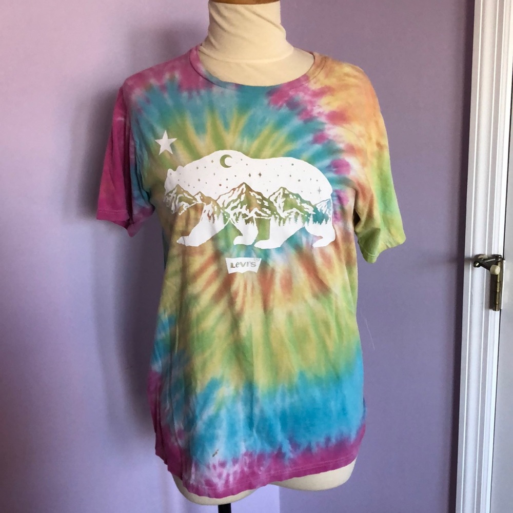 Levi’s California bear tie-dye tee